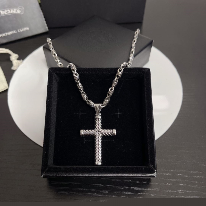 Ch**me He**ts necklaces